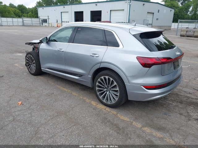 45495070 :رقم المزاد ، WA1VAAGE6KB024895 vin ، 2019 Audi E-tron Premium Plus مزاد بيع