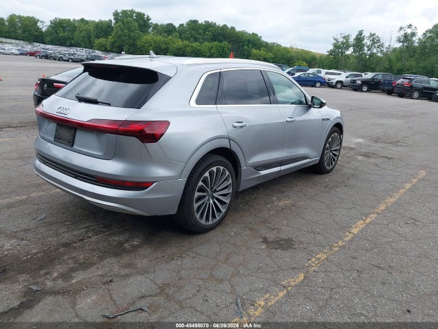 45495070 :رقم المزاد ، WA1VAAGE6KB024895 vin ، 2019 Audi E-tron Premium Plus مزاد بيع