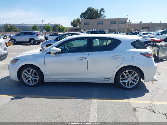 Lexus CT 200H 2016 JTHKD5BH5G2270416 Image 15