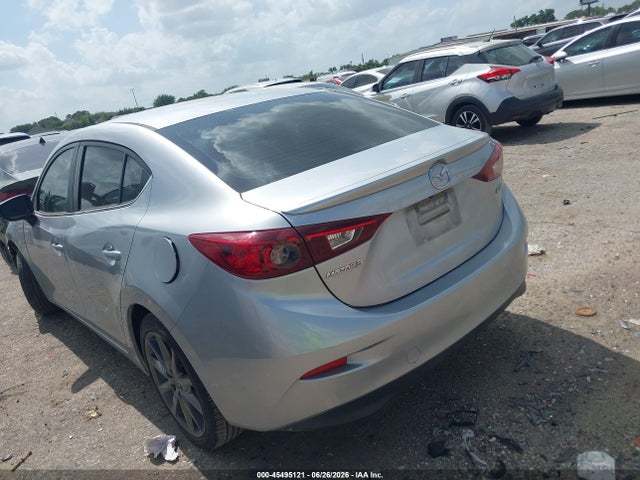 Продажа на аукционе авто 2018 Mazda Mazda3 Touring, vin: 3MZBN1V32JM180015, номер лота: 45495121