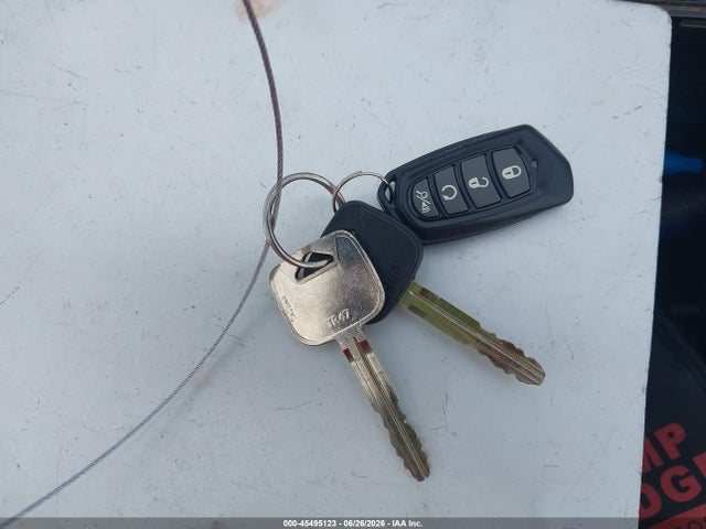45495123 :رقم المزاد ، 4T1BE32K75U946733 vin ، 2005 Toyota Camry Std مزاد بيع