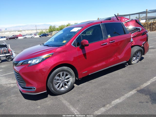 5TDJRKEC2MS068814 Toyota SIENNA XLE