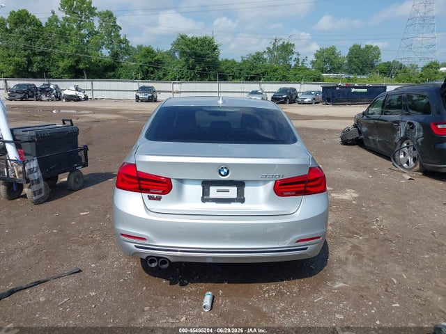 2017 Bmw 330i მანქანა იყიდება აუქციონზე, vin: WBA8B9G59HNU50633, აუქციონის ნომერი: 45495204