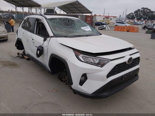 Продажа на аукционе авто 2021 Toyota Rav4 Xle Premium, vin: 2T3C1RFV2MW151439, номер лота: 45495248