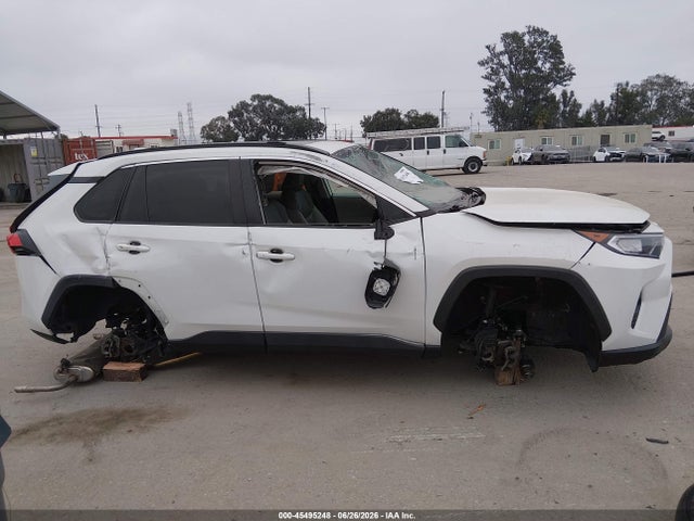 Продаж на аукціоні авто 2021 Toyota Rav4 Xle Premium, vin: 2T3C1RFV2MW151439, номер лоту: 45495248