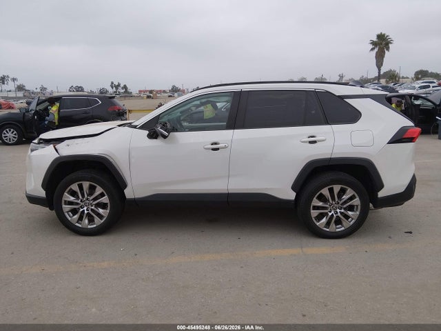 Продаж на аукціоні авто 2021 Toyota Rav4 Xle Premium, vin: 2T3C1RFV2MW151439, номер лоту: 45495248