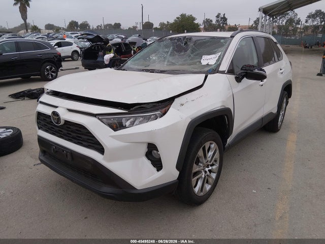 Продаж на аукціоні авто 2021 Toyota Rav4 Xle Premium, vin: 2T3C1RFV2MW151439, номер лоту: 45495248