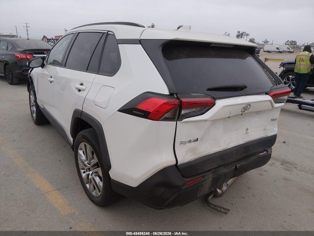Продаж на аукціоні авто 2021 Toyota Rav4 Xle Premium, vin: 2T3C1RFV2MW151439, номер лоту: 45495248