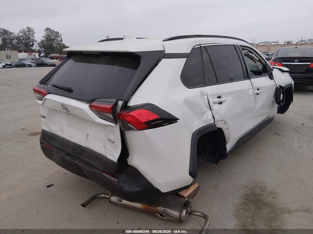 Продаж на аукціоні авто 2021 Toyota Rav4 Xle Premium, vin: 2T3C1RFV2MW151439, номер лоту: 45495248