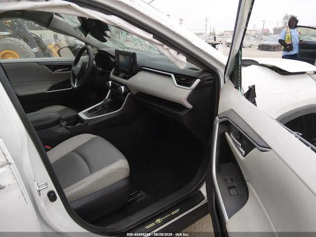 Продаж на аукціоні авто 2021 Toyota Rav4 Xle Premium, vin: 2T3C1RFV2MW151439, номер лоту: 45495248