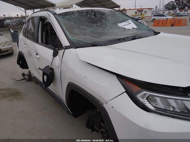 Продаж на аукціоні авто 2021 Toyota Rav4 Xle Premium, vin: 2T3C1RFV2MW151439, номер лоту: 45495248