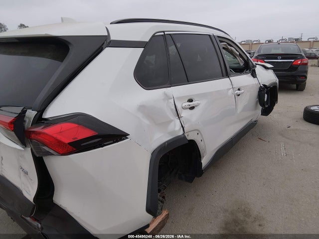 Продаж на аукціоні авто 2021 Toyota Rav4 Xle Premium, vin: 2T3C1RFV2MW151439, номер лоту: 45495248