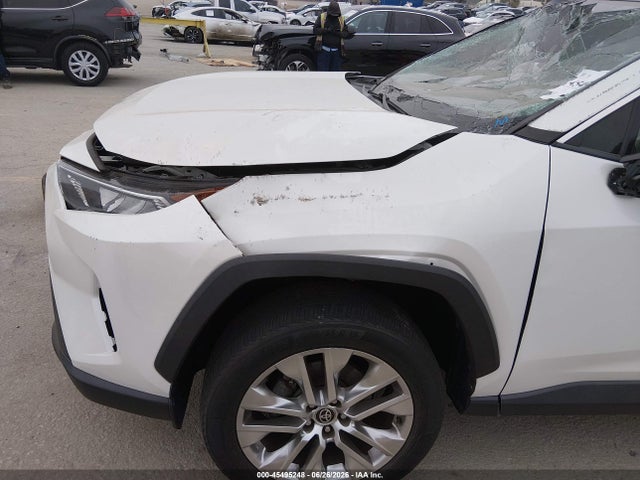 Продаж на аукціоні авто 2021 Toyota Rav4 Xle Premium, vin: 2T3C1RFV2MW151439, номер лоту: 45495248