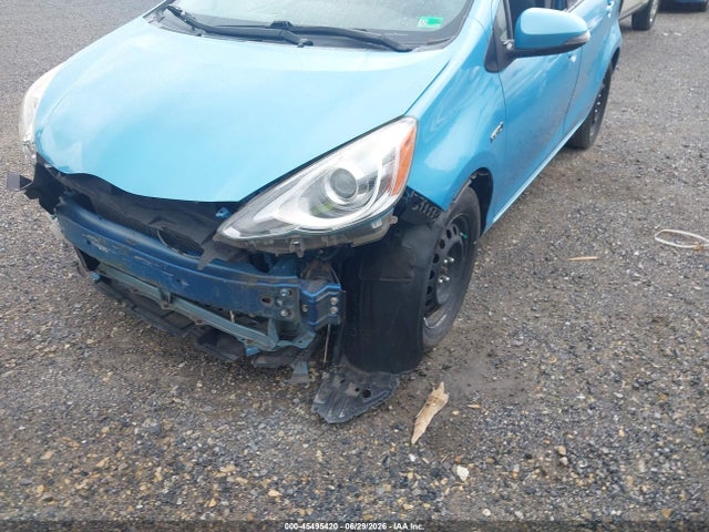 Auction sale of the 2016 Toyota Prius C Two, vin: JTDKDTB3XG1121953, lot number: 45495420