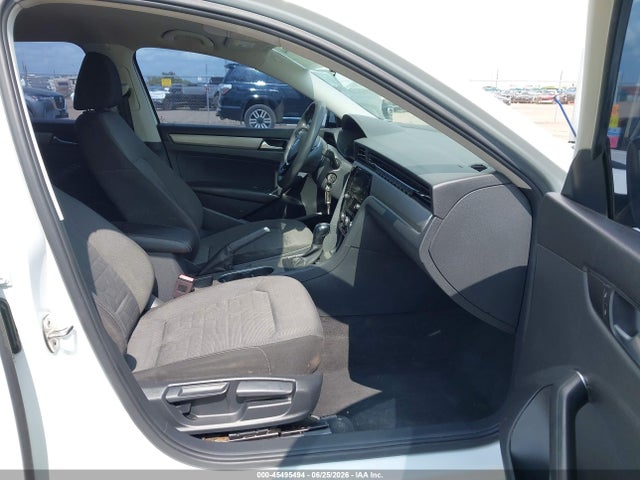 Продаж на аукціоні авто 2020 Volkswagen Passat 2.0t S, vin: 1VWAA7A39LC012926, номер лоту: 45495494