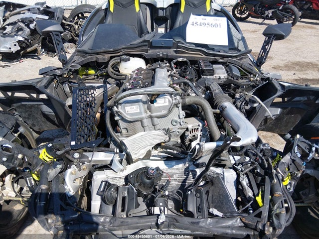 Polaris Slingshot 2018 57XAARFA3J8126790 Image 10