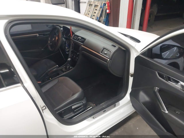 Aukcja sprzedaży 2017 Volkswagen Passat 1.8t R-line, vin: 1VWDT7A37HC063288, numer aukcji: 45495635