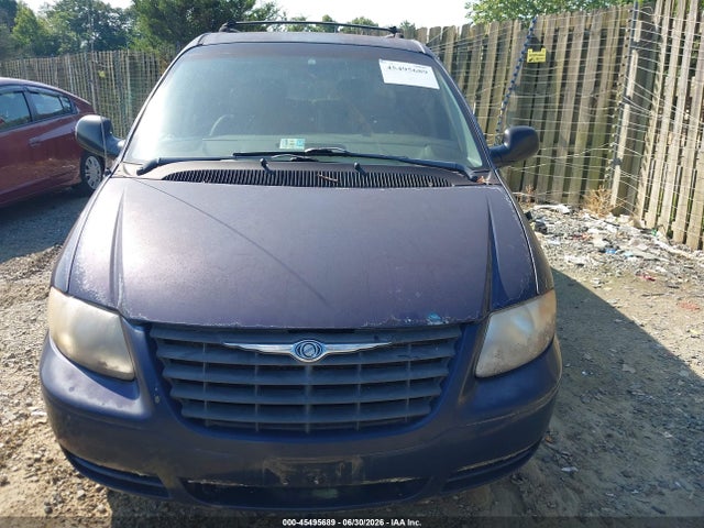 45495689 :رقم المزاد ، 1C4GP45R15B288017 vin ، 2005 Chrysler Town & Country مزاد بيع