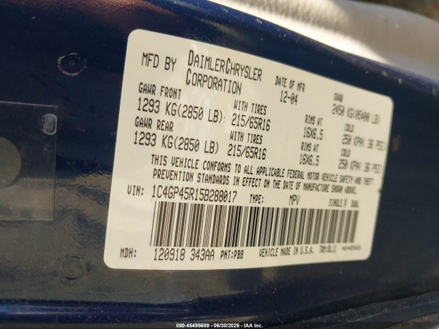 45495689 :رقم المزاد ، 1C4GP45R15B288017 vin ، 2005 Chrysler Town & Country مزاد بيع