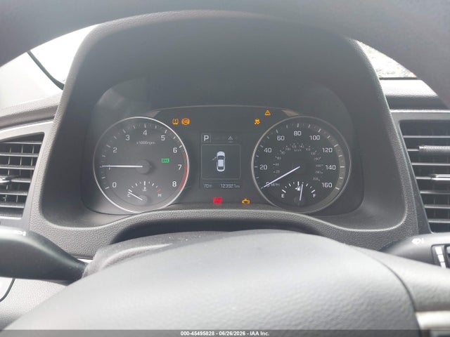 Продажа на аукционе авто 2018 Hyundai Elantra Sel, vin: 5NPD84LF1JH240292, номер лота: 45495828