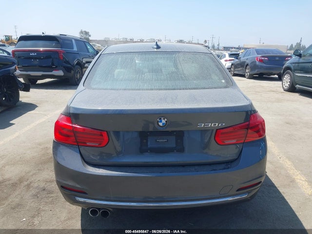 BMW 330e Iperformance 2018 WBA8E1C5XJA755974 Image 16