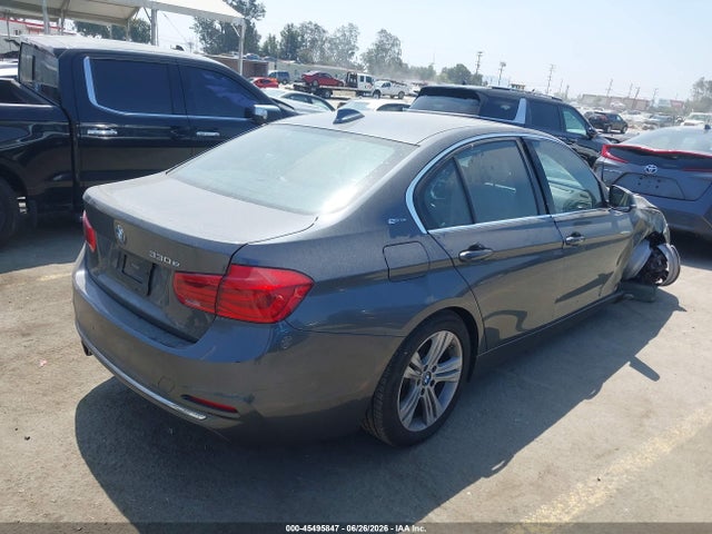 BMW 330e Iperformance 2018 WBA8E1C5XJA755974 Image 4