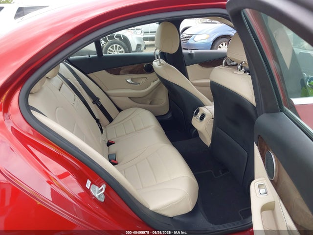 45495978 :رقم المزاد ، 55SWF4JB2GU133885 vin ، 2016 Mercedes-benz C 300 مزاد بيع