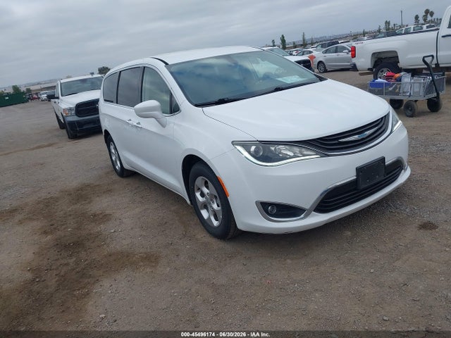 Продажа на аукционе авто 2018 Chrysler Pacifica Hybrid Touring Plus, vin: 2C4RC1H71JR356292, номер лота: 45496174