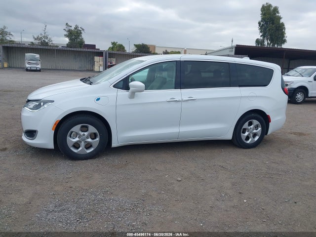 Chrysler Pacifica Hybrid Touring Plus 2018 2C4RC1H71JR356292 Image 15