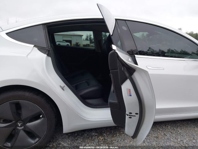 Tesla Model 3 Long Range/performance 2018 5YJ3E1EB7JF115437 Image 8