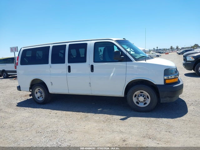 1GAWGEFG8K1290016 Chevrolet Express 2500 Ls