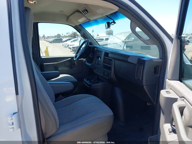 1GAWGEFG8K1290016 Chevrolet Express 2500 Ls