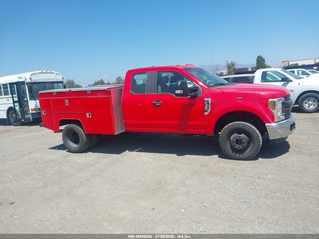 1FT8X3D62JEC69989 Ford F-350 Lariat/xl/xlt