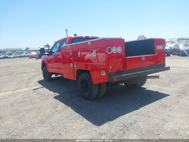 1FT8X3D62JEC69989 Ford F-350 Lariat/xl/xlt