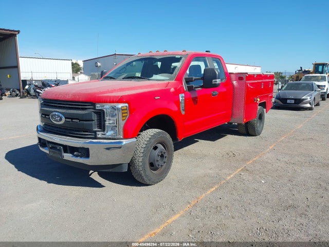 1FT8X3D62JEC69989 Ford F-350 Lariat/xl/xlt