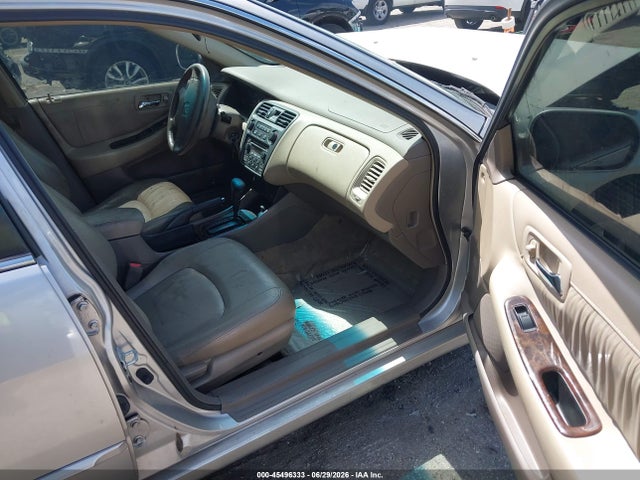 Auction sale of the 1998 Honda Accord Ex, vin: 1HGCG5658WA188778, lot number: 45496333