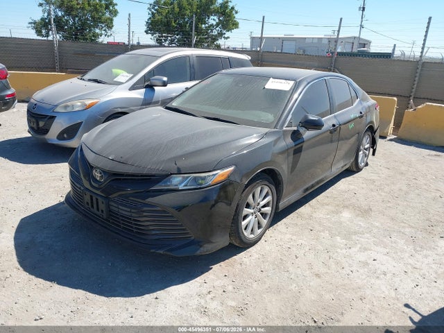 Toyota CAMRY LE 2019 4T1B11HK7KU825364 Image 2