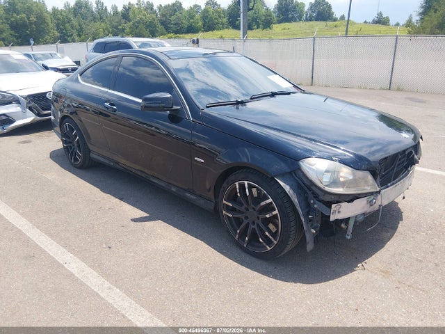2013 Mercedes-benz C 250 მანქანა იყიდება აუქციონზე, vin: WDDGJ4HB0DG116374, აუქციონის ნომერი: 45496367