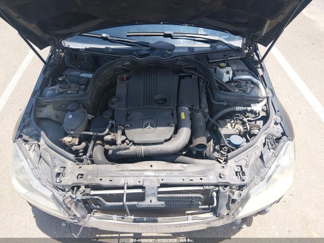 2013 Mercedes-benz C 250 მანქანა იყიდება აუქციონზე, vin: WDDGJ4HB0DG116374, აუქციონის ნომერი: 45496367