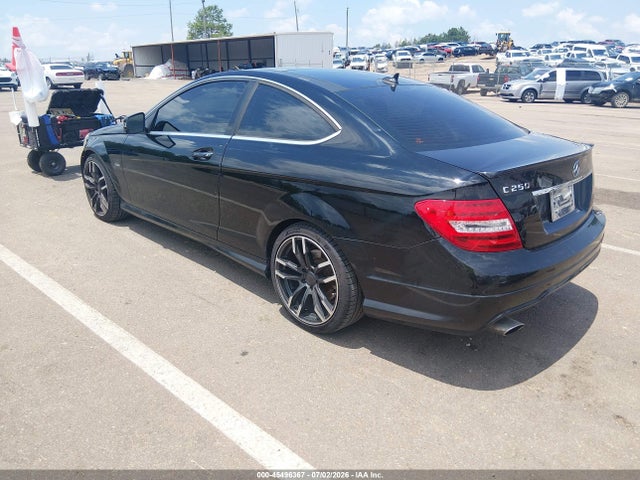 2013 Mercedes-benz C 250 მანქანა იყიდება აუქციონზე, vin: WDDGJ4HB0DG116374, აუქციონის ნომერი: 45496367