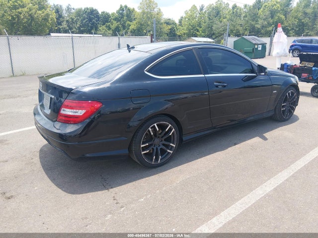 2013 Mercedes-benz C 250 მანქანა იყიდება აუქციონზე, vin: WDDGJ4HB0DG116374, აუქციონის ნომერი: 45496367