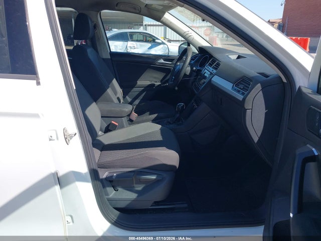2018 Volkswagen Tiguan 2.0t S მანქანა იყიდება აუქციონზე, vin: 3VV1B7AX2JM015439, აუქციონის ნომერი: 45496369