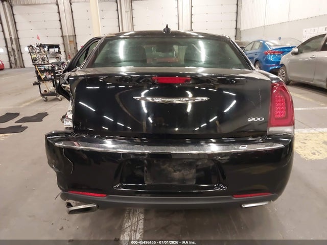 45496455 :رقم المزاد ، 2C3CCAAG4JH275586 vin ، 2018 Chrysler 300 Touring مزاد بيع