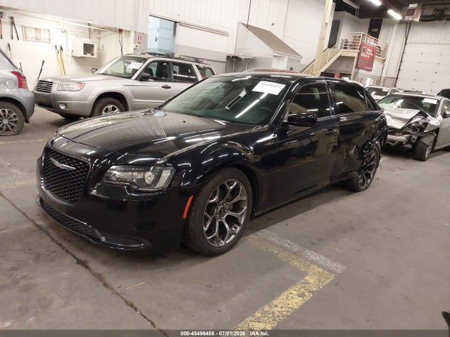 45496455 :رقم المزاد ، 2C3CCAAG4JH275586 vin ، 2018 Chrysler 300 Touring مزاد بيع