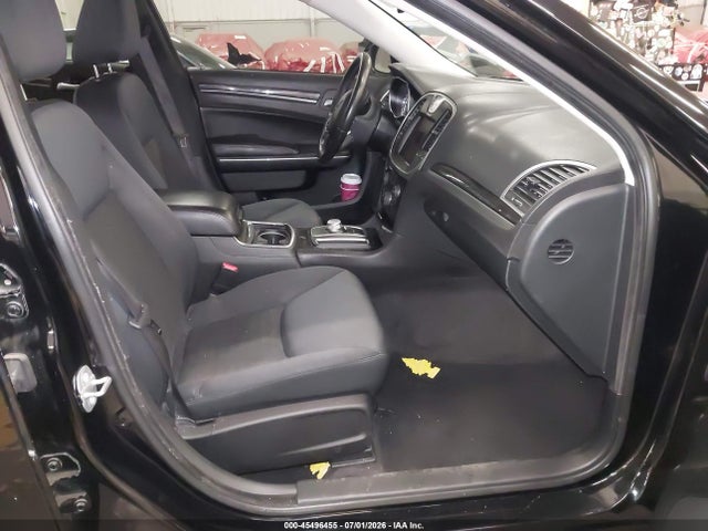 45496455 :رقم المزاد ، 2C3CCAAG4JH275586 vin ، 2018 Chrysler 300 Touring مزاد بيع