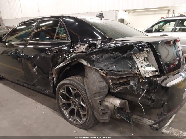 45496455 :رقم المزاد ، 2C3CCAAG4JH275586 vin ، 2018 Chrysler 300 Touring مزاد بيع