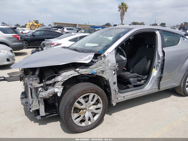 Toyota C-HR LE 2020 JTNKHMBX6L1073497 Image 6