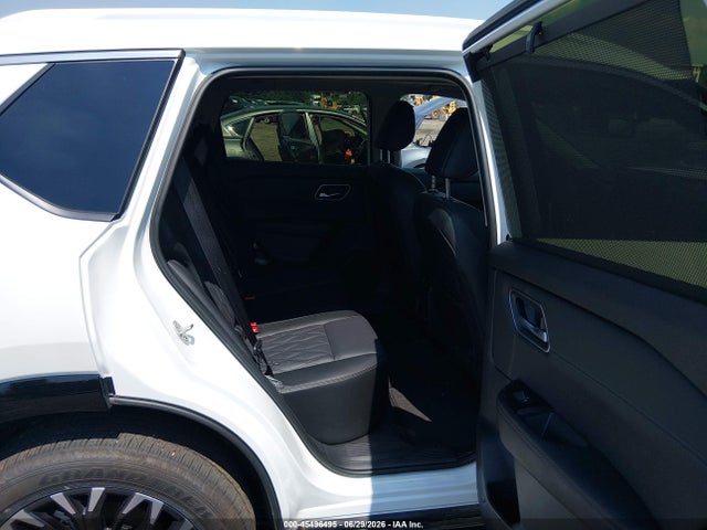 JN8BT3DD9TW299766 Nissan Rogue Platinum