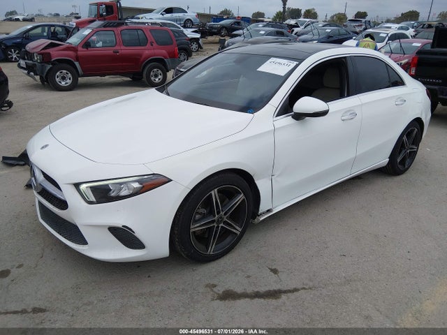 W1K3G4EBXNJ324770 Mercedes-Benz A 220