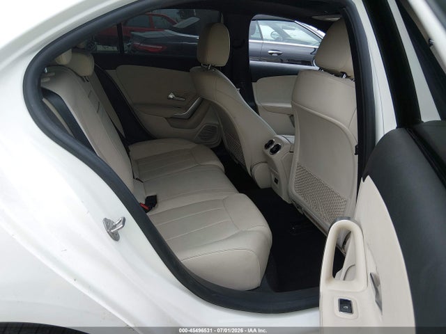W1K3G4EBXNJ324770 Mercedes-Benz A 220